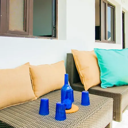Surf House *